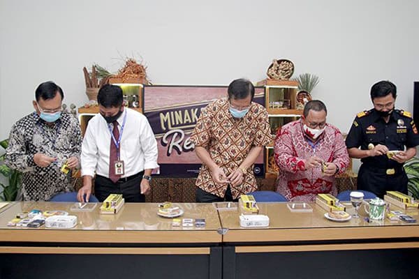 Sematkan Pita Cukai, Nojorono Ramaikan Industri Kretek
